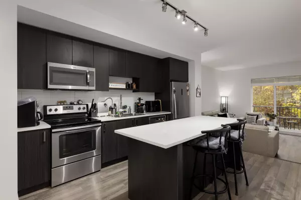 Surrey, BC V3W 1H9,8130 136a ST #32