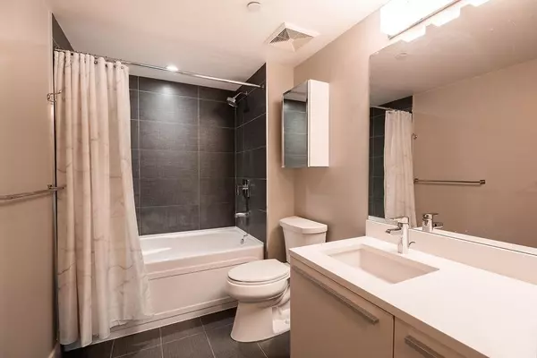 1323 Homer ST #202 Vancouver, BC V6B 5T1