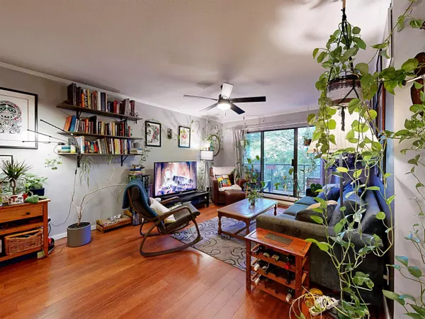 Vancouver, BC V5T 4M6,2222 Prince Edward ST #201