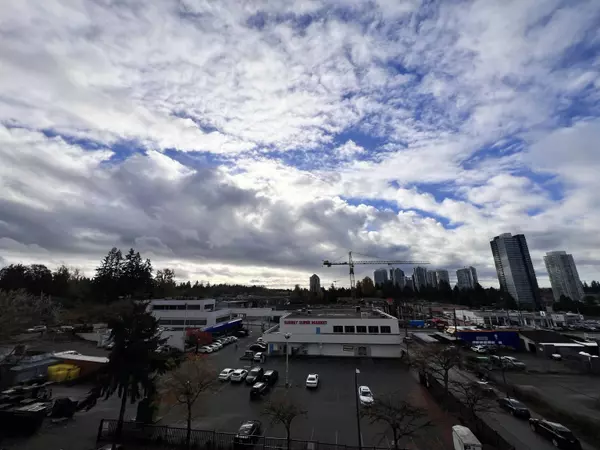 Surrey, BC V3T 4L3,10466 138a ST #505