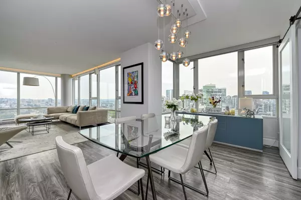 1033 Marinaside CRES #3307 Vancouver, BC V6Z 3A3