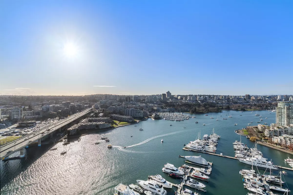 Vancouver, BC V6Z 3A3,1033 Marinaside CRES #3307