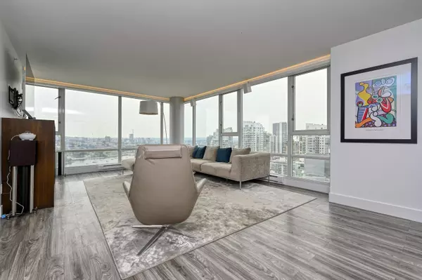 1033 Marinaside CRES #3307 Vancouver, BC V6Z 3A3