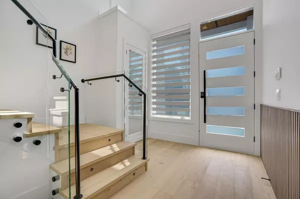 White Rock, BC V4B 2S6,15919 Russell AVE