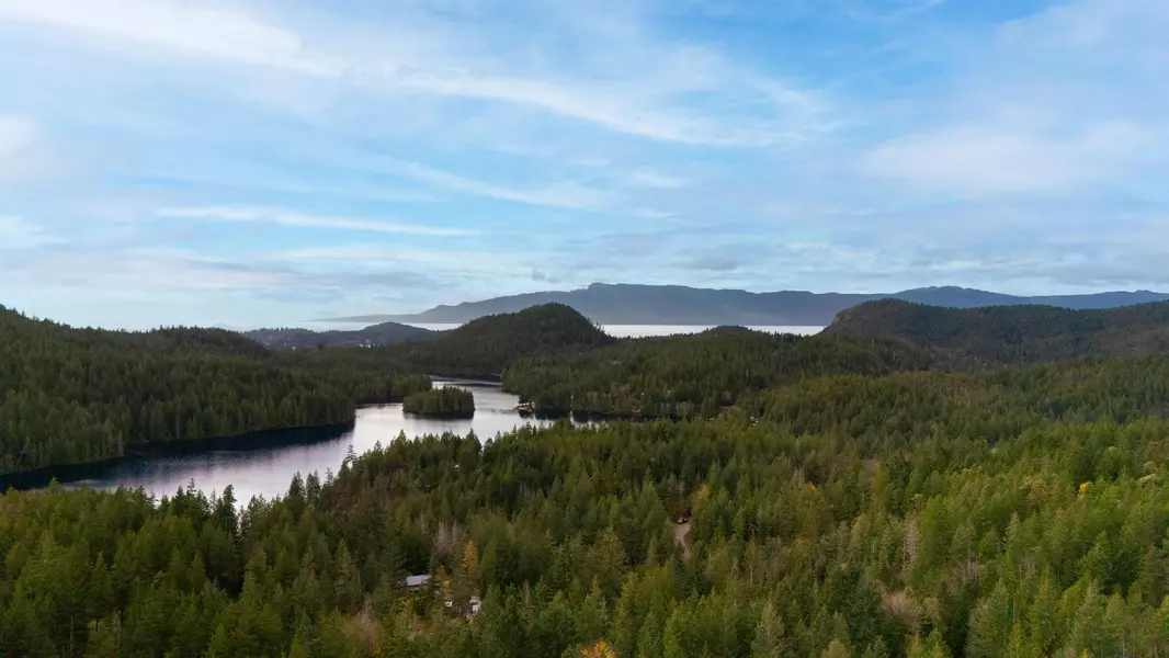 13885 Cassano RD, Garden Bay, BC V0N 1S1