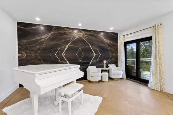 West Vancouver, BC V7W 3E1,5485 Keith RD