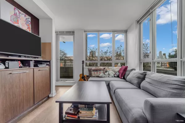 2008 Pine ST #226, Vancouver, BC V6J 0B8