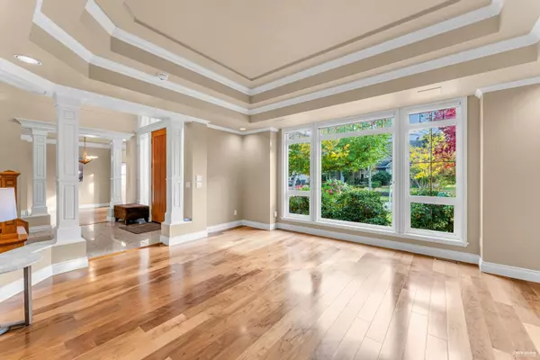 Surrey, BC V4A 9V6,13681 21 AVE