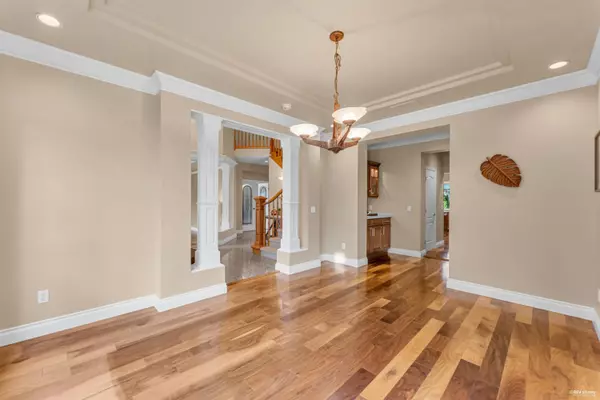 Surrey, BC V4A 9V6,13681 21 AVE