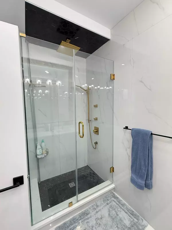 Surrey, BC V3S 3T1,6242 147b ST