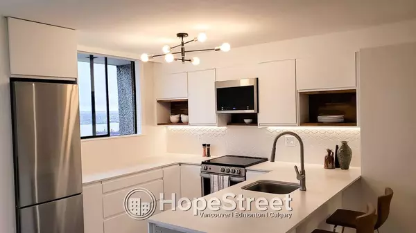 North Vancouver, BC V7L 3G8,145 St. Georges AVE #2006