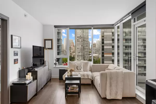 Vancouver, BC V6B 0P3,68 Smithe St #1611