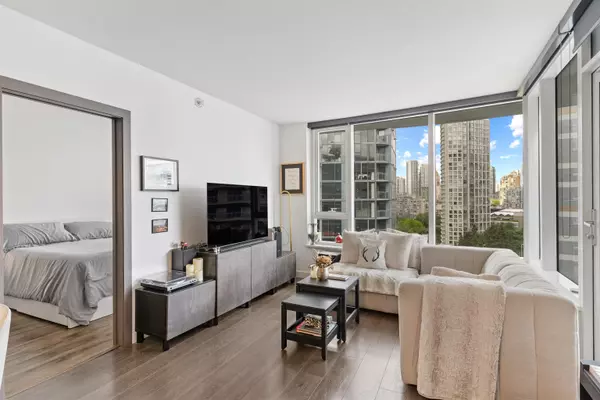 Vancouver, BC V6B 0P3,68 Smithe St #1611