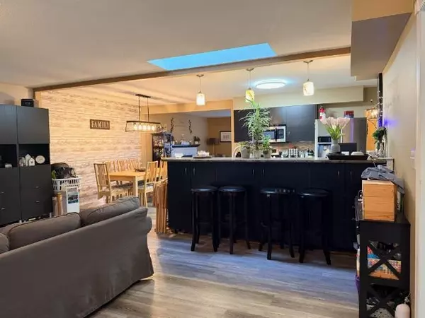 Langley, BC V3A 4N9,4570 Uplands DR