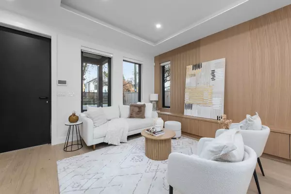 Vancouver, BC V5R 3T3,4889 Moss ST #2