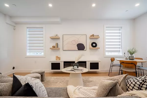 Vancouver, BC V5N 3E9,2107 E 33rd AVE