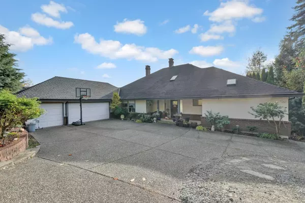 16498 77 AVE, Surrey, BC V4N 0L5