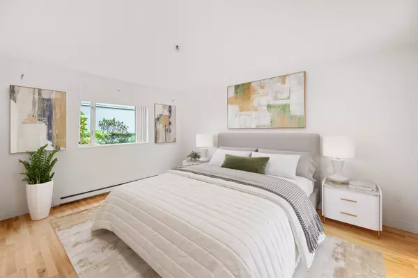 New Westminster, BC V3M 6K5,5 Renaissance SQ #105