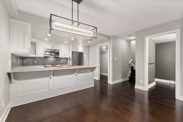 Vancouver, BC V6B 3E1,1048 Richards ST