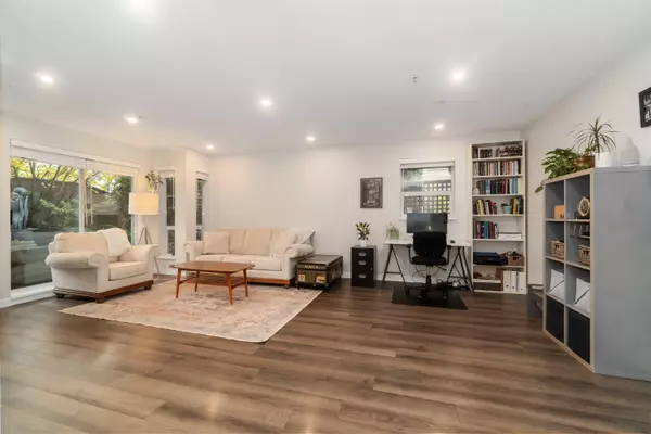 1000 Bowron CT #310, North Vancouver, BC V7H 2V8