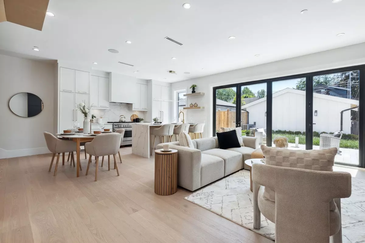 Vancouver, BC V5N 1Z6,2244 E 11th AVE ##2