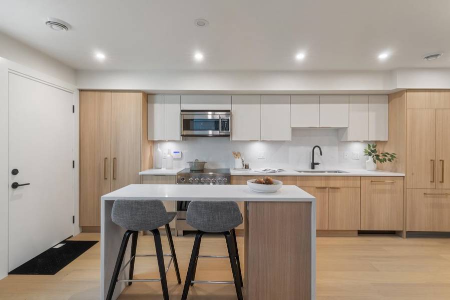 1937 Templeton DR #1, Vancouver, BC V5N 4V9