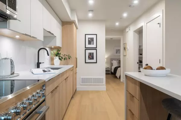 Vancouver, BC V5N 4V9,1937 Templeton DR #1