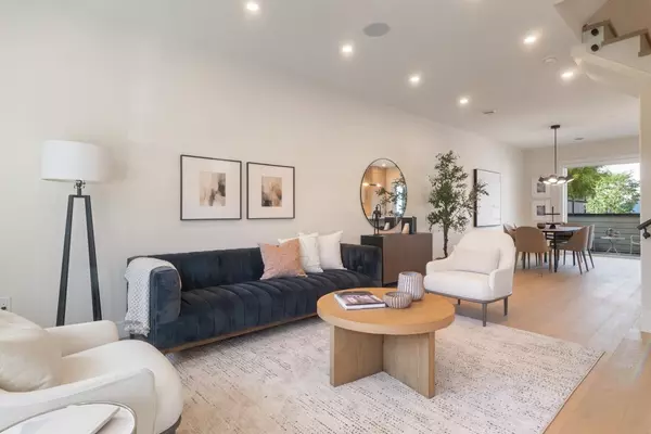 Vancouver, BC V5N 4V9,1937 Templeton DR #2