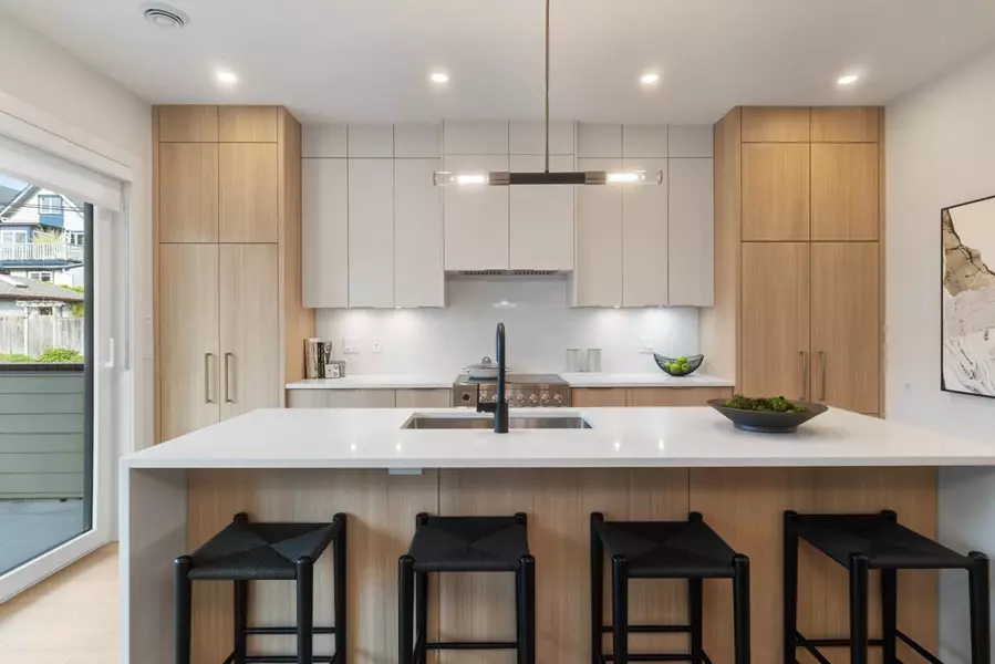 1937 Templeton DR #2, Vancouver, BC V5N 4V9