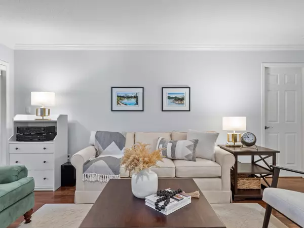 North Vancouver, BC V7H 2Y7,3690 Banff CT #107