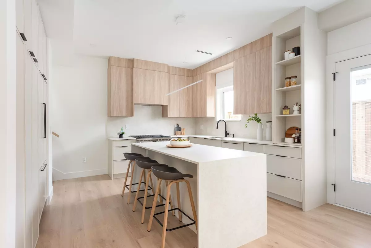 Coquitlam, BC V0V 0V0,1132 Howse PL #103