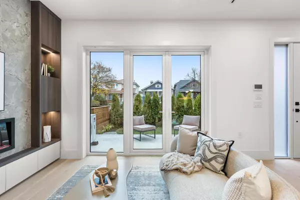 Vancouver, BC V5K 1R1,2607 Dundas ST #1