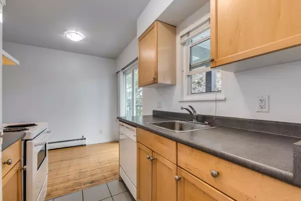 Vancouver, BC V6J 1W2,1985 W 8th Avenue #203