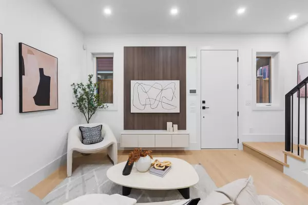 Vancouver, BC V5K 1R1,2607 Dundas ST #3