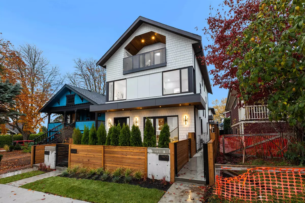 Vancouver, BC V5K 1R1,2607 Dundas ST #3