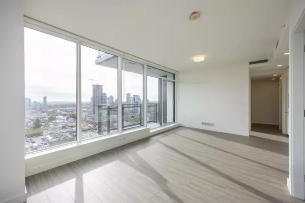 13675 107a Ave #2302 Surrey, BC V3T 0X2