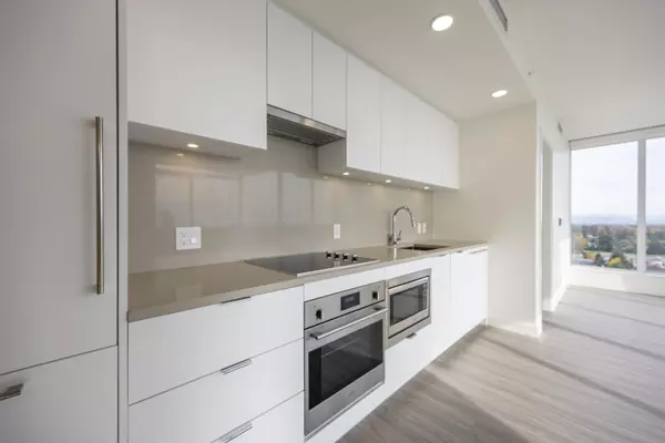 Surrey, BC V3T 0X2,13675 107a Ave #2302