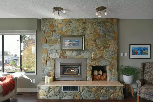 Sechelt, BC V7Z 0B7,4926 Laurel AVE