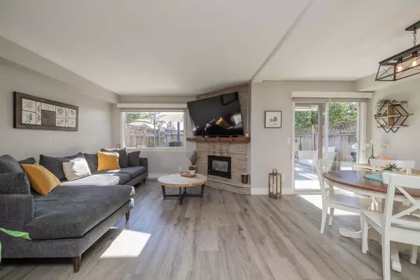 Port Coquitlam, BC V3C 1A3,1872 Harbour ST #13