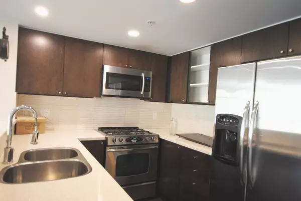 Richmond, BC V6X 0A9,8160 Lansdowne RD #406