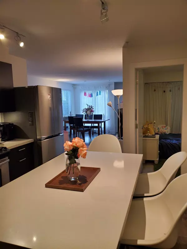 New Westminster, BC V3E 3N2,500 Royal AVE #105