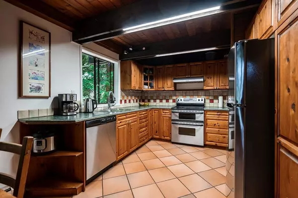 West Vancouver, BC V7W 2M2,4402 Keith RD