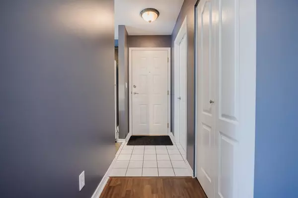 22722 Lougheed HWY #201 Maple Ridge, BC V2X 2V6