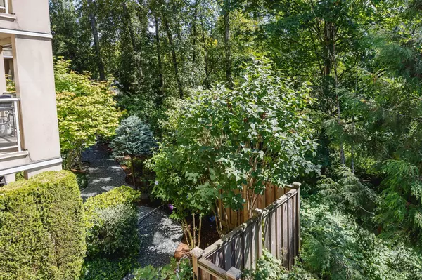 Maple Ridge, BC V2X 2V6,22722 Lougheed HWY #201