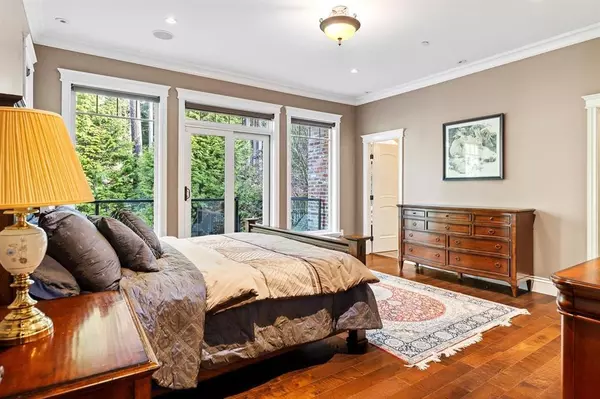 128 Deerview LN Anmore, BC V3H 0A3