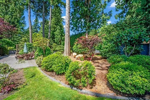 White Rock, BC V4B 1A3,13657 Marine DR