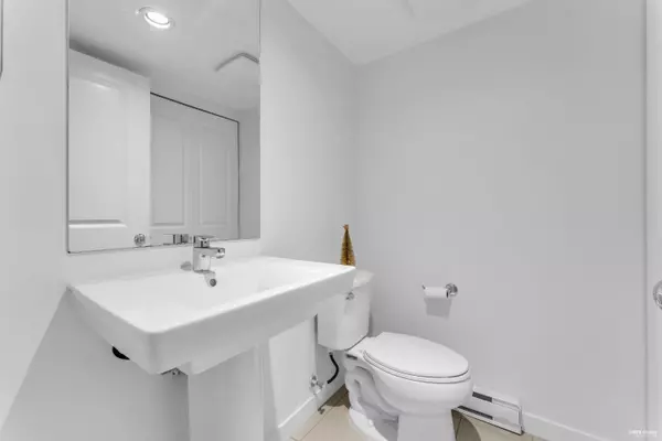 Surrey, BC V3Z 0P7,16260 23a AVE #14