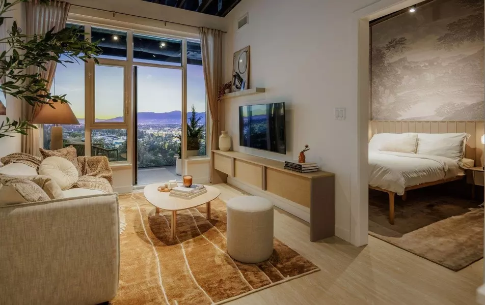 3633 Willingdon AVE #202, Burnaby, BC V0V 0V0