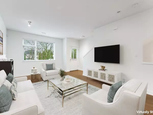 4099 No. 4 RD #10, Richmond, BC V6X 2M2