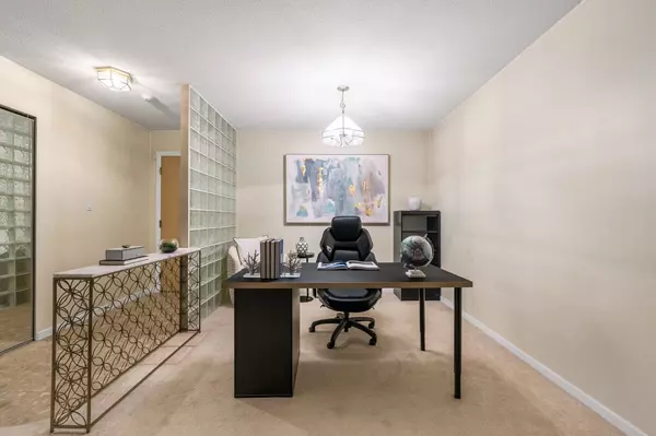 Burnaby, BC V5H 4N4,4825 Hazel ST #840